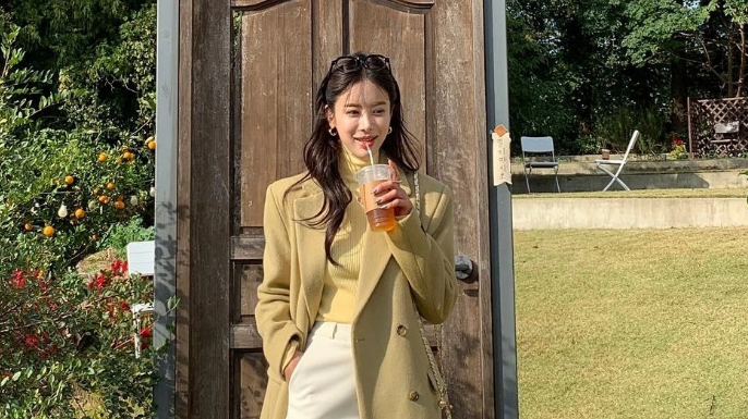 10 Ways to Brighten up Winter Cold with Pale Yellow Style