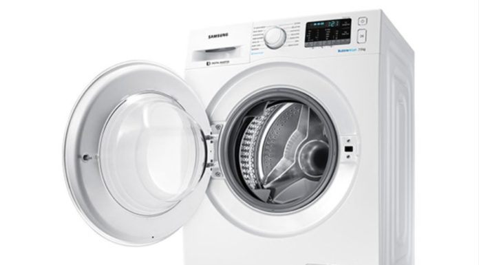 Get Rid of Black or Yellow Stains on Your Pillowcase with This!