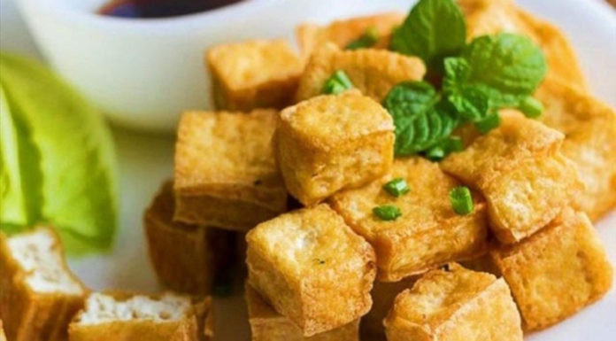 Fry Tofu with a Slice of Lemon: Every Piece Turns Golden and Crispy, No Worries about Sticking to the Pan