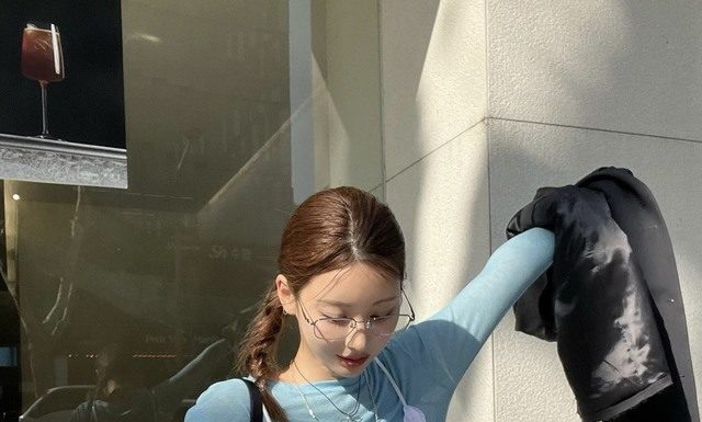 Mix and match your fall outfits like a Korean girl with these stylish layering tips