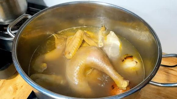 Don’t Waste Boiled Chicken Water: Make This Delicious Dish with It
