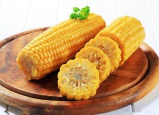 Split corn using this method and still keep the kernels intact after a few seconds