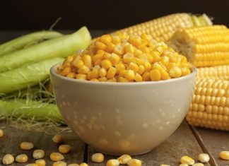 Delicious Ways to Cook Sweet Corn: Beyond Boiling and Stir-Frying, Try Pan-Frying with Salted Egg for a Satisfying Appetizer