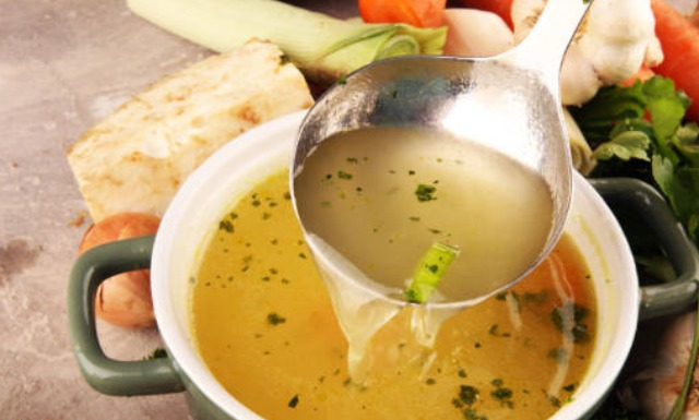 Cooking soup with boiled meat is a big mistake: Want sweet and tender vegetables, you need to add this one thing