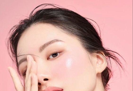 Tips for applying blush to keep you glowing on chilly days and enhance your youthful beauty