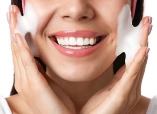 Choose These 3 Anti-Aging Face Cleansers to Keep Your Skin Hydrated