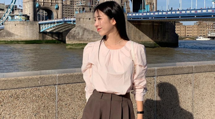 10 Stylish Outfit Formulas with Dark Jeans to Elevate Your Fall Wardrobe