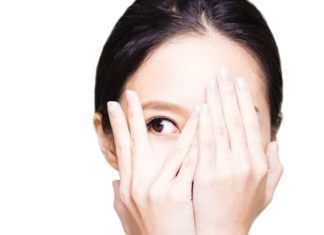 Get rid of dark circles and achieve a radiant face with this amazing skincare routine