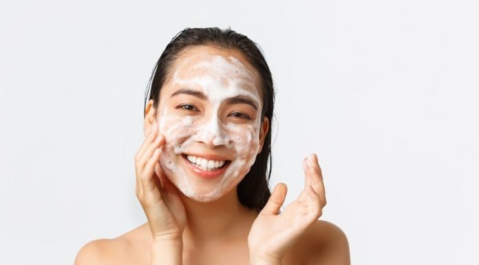 5 Essential Steps for Beautiful and Smooth Skin Before Washing Your Face