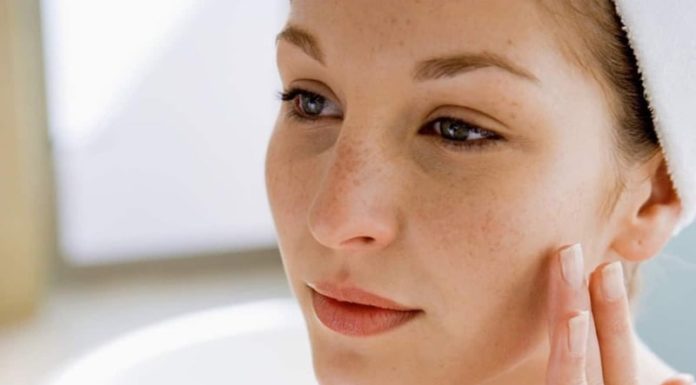 Foods that can help reduce dark spots and brighten the skin tone