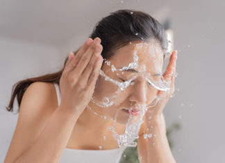 3 Essential Nighttime Steps to Maintain Your 20s Skin