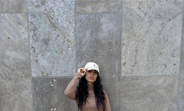 Tips for styling with two sporty box pleated skirts every woman should learn to upgrade their style.