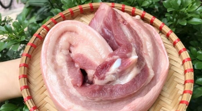 Tips for differentiating between clean pork and artificially fattened pork