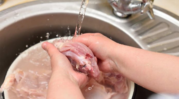 Enhance the tenderness and juiciness of boiled meat: Add this to make lean white meat tender and moist