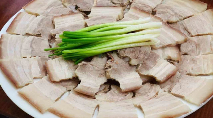 Restaurant Chef Reveals Foolproof Method for Boiling Meat for Perfectly Tender, Juicy and Delicious Results