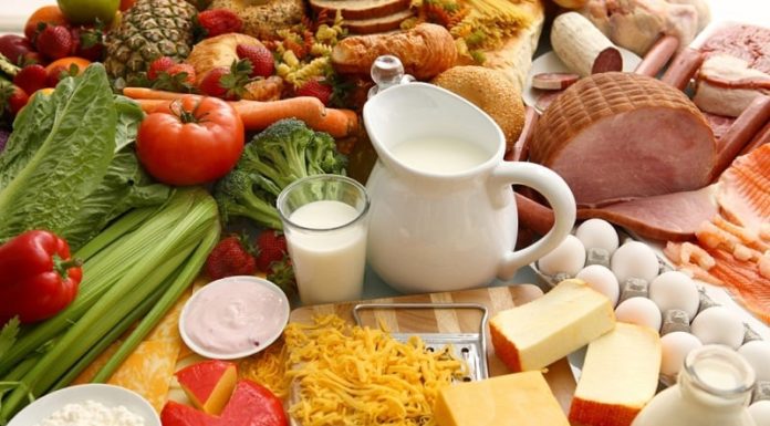 Foods to Eat and Avoid When Dealing with Acne to Prevent Scarring