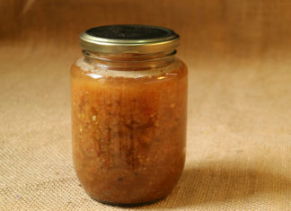 Garden Hacks: Make Homemade Pesticides for Indoor Plants Using Natural Ingredients