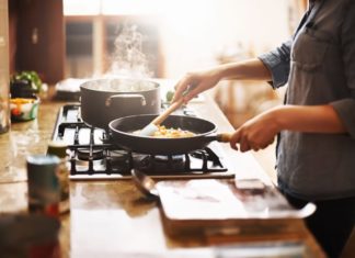 Smart housewives share money-saving kitchen tips to get rich and healthy