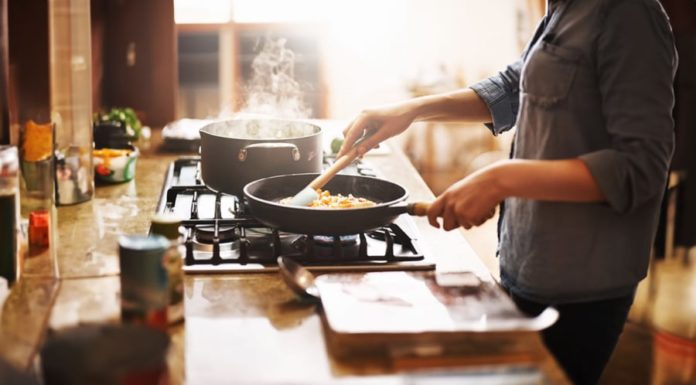 Smart housewives share money-saving kitchen tips to get rich and healthy