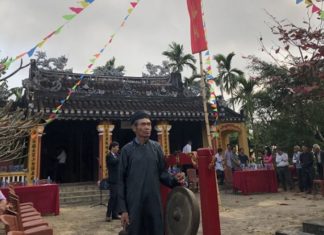 Learn about the traditional memorial ceremony of Kim Bồng Carpentry Village in Hội An, Quảng region