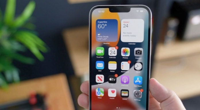 Turn on this button now to enable child protection from sensitive images on iPhone