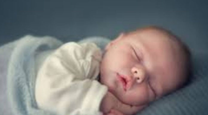 4 habits during sleep that make children have a bad figure and reduce intelligence, parents should fix them immediately for their children.