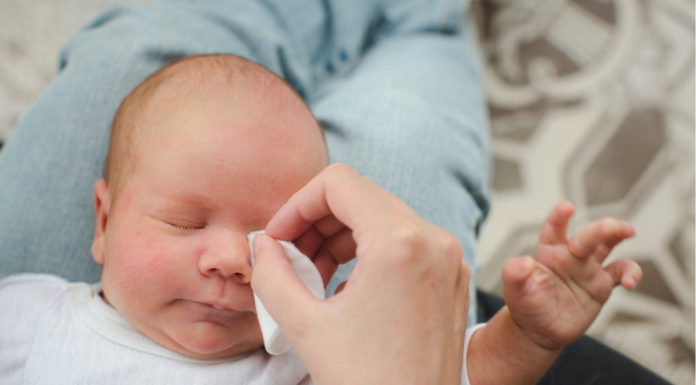 3 million symptoms in infants parents think are sick, experts advise not to worry