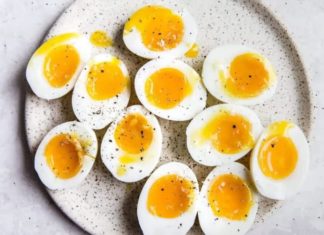 The Perfect Timing Guide to Boiling Runny Yolk Eggs: Achieving the Preferred Doneness of All Family Members