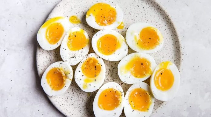 The Perfect Timing Guide to Boiling Runny Yolk Eggs: Achieving the Preferred Doneness of All Family Members