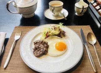 Why do steak meals come with sunny-side-up eggs on the side? Many people are surprised when they learn the truth