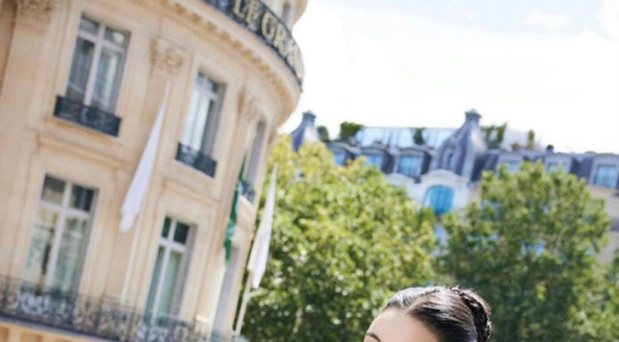 The stunning beauty of Truong Ba Chi, a mother of 3, creates a sensation in Milan.