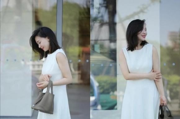 3 tips to conquer black and white to exude elegant and youthful charm