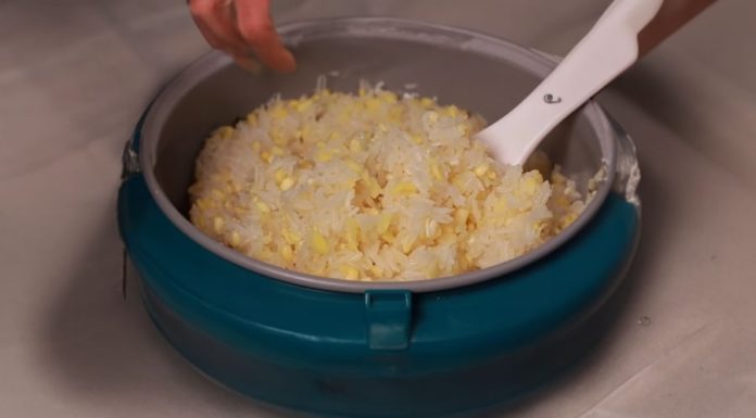 Mom’s secret recipe for cooking sticky rice in a rice cooker quickly and still achieve its signature chewiness and glossy appearance thanks to this clever trick
