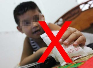 3-year-old swallows moisture-absorbing packet: Mother quickly adds another item to mouth, praised by doctor