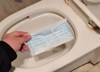 Keep Your Toilet Clean and Fresh Year-Round with This Disposable Face Mask Hack