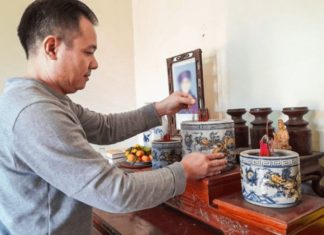 3 Tips for Offering Incense to Ancestors at the End of the Year to Receive Blessings and Abundance in the New Year