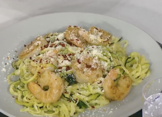 Try making this delicious and fragrant spaghetti with shrimp and lemon sauce to treat the whole family