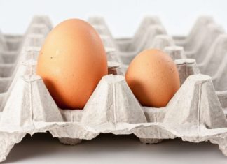 When buying eggs, should you choose big or small eggs?