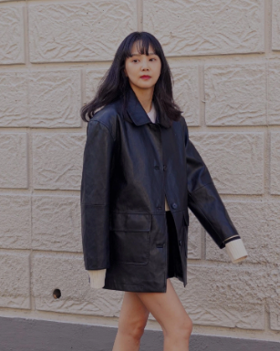 5 Chic Jacket Styles that Can Make Women Over 40 Look Youthful