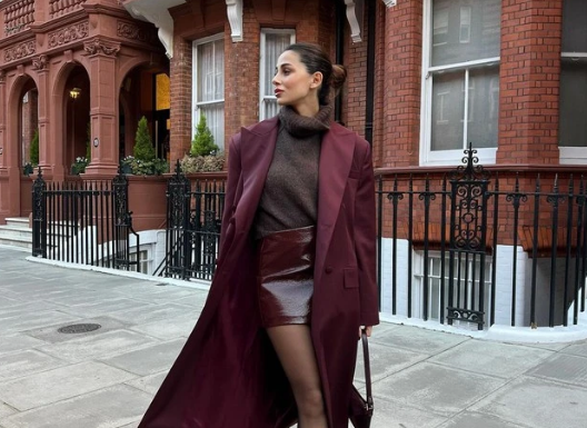 A Wide Range of Stylish and Trendy Knit Sweaters for Fashionable Individuals