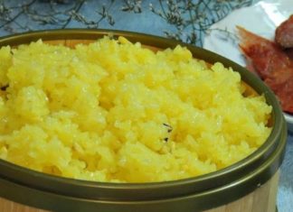 Cooking sticky rice by just adding water is not enough: Try this method for soft and chewy rice, reducing cooking time by half.