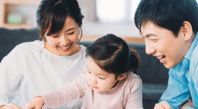 4 Signs that Determine Whether a Family is Happy or Not
