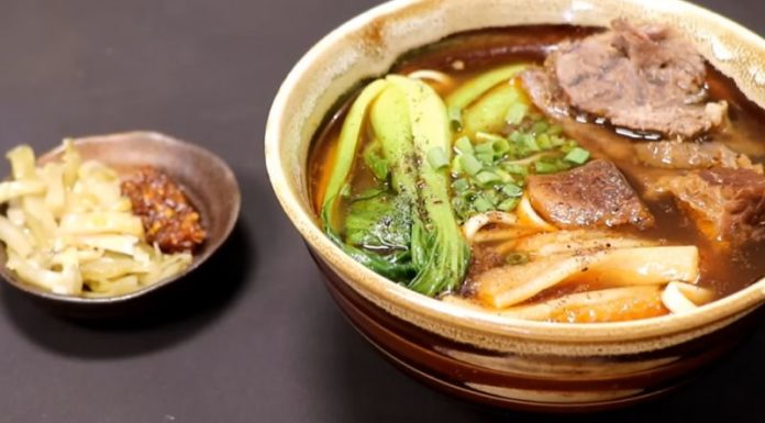 2 Ways to Make Delicious and Aromatic Taiwanese Beef Noodles at Home