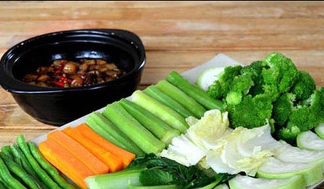 Add this to boiling vegetables: Fresh green vegetables without worrying about turning black
