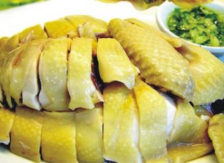 Boiling or cold water for poaching chicken: Absolutely avoid these 3 mistakes that can make the chicken taste bland and fall apart