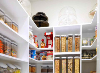 Organizing Food Storage Containers in the Cupboard: Neat and Efficient Solutions