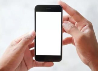 How you hold your phone reveals your personality and character