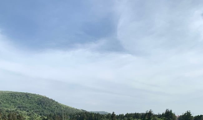 10 Stylish Ways to Wear a Cardigan and Look Younger