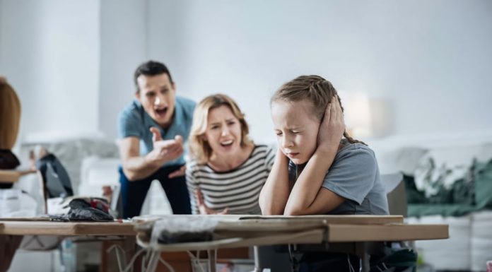 7 Types of Mothers who Seem to Love and Worry about their Children a Lot, but Ultimately Cause Failure and Misery for their Child