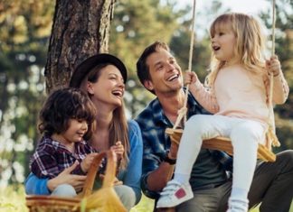 When fathers provide close teaching and care, children receive 3 valuable things more precious than gold, helping their future success.